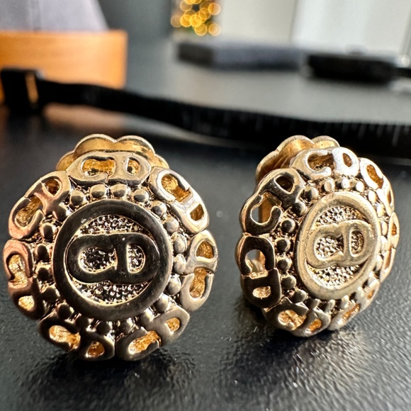 #32 18K gold plated Christian Dior vintage clip on earrings - Picture 6 of 9